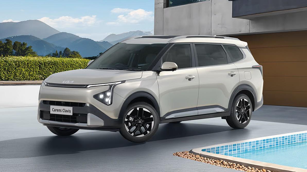 Kia Carens Clavis – недорогой кроссовер на батарейках
