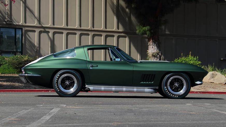На торги выставят уникальный Corvette второго поколения