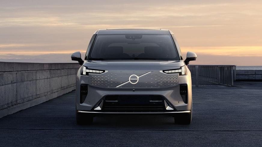 Первый минивэн Volvo оценили в 112 тысяч долларов