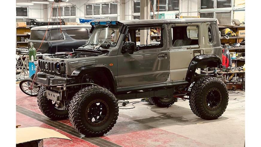 Консервативность нового уровня: Suzuki Jimny в ретростиле