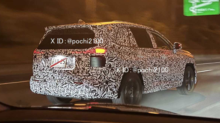 Первое фото нового Toyota RAV4