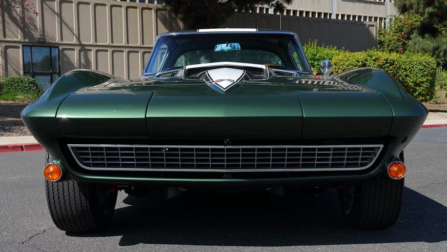 На торги выставят уникальный Corvette второго поколения