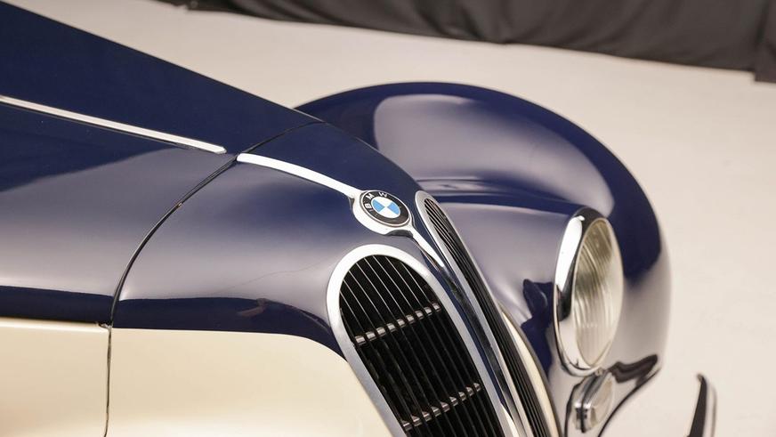 Редкий EMW 327 пустят с молотка в США