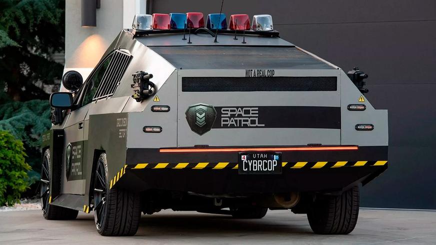 Toyota Prius превратили в копию Cybertruck в США