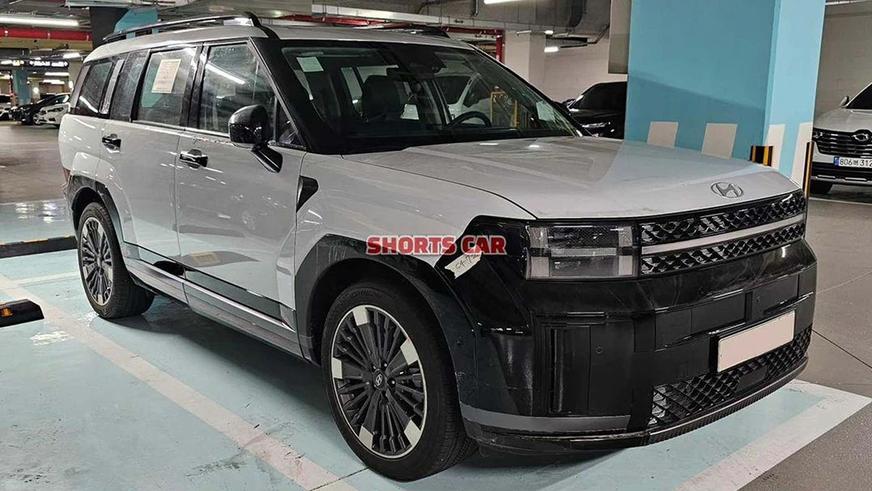 Странная внешность нового Hyundai Santa Fe подтверждена живыми фото