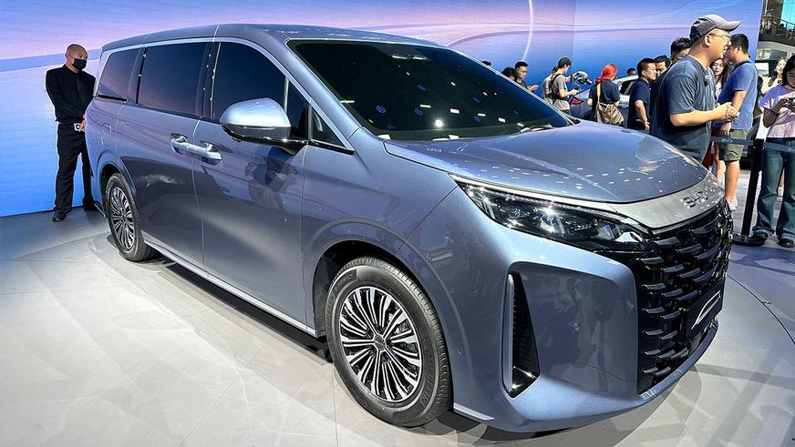 BYD открыл приём заказов на новый минивэн Xia
