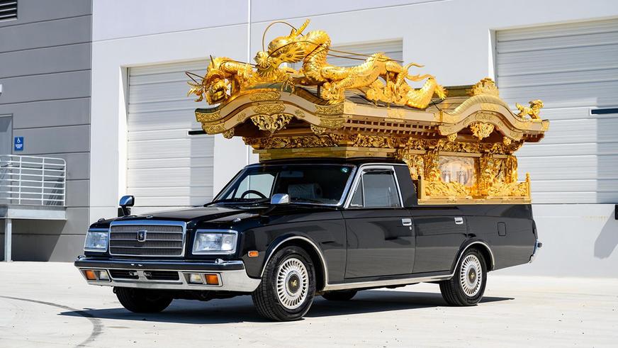 Необычный катафалк продали на торгах в США