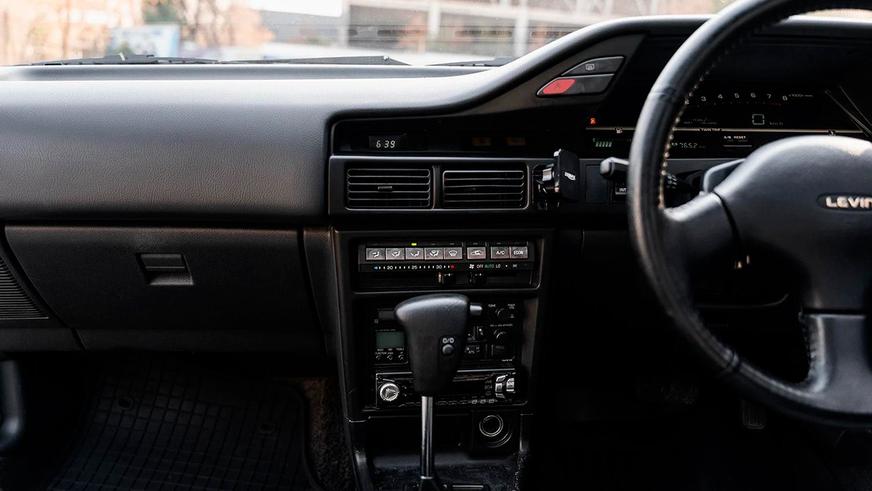 Toyota из 1980-х продают за 10 млн тенге на Kolesa.kz