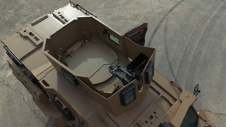 Пикап Ford стал военным броневиком для гражданских