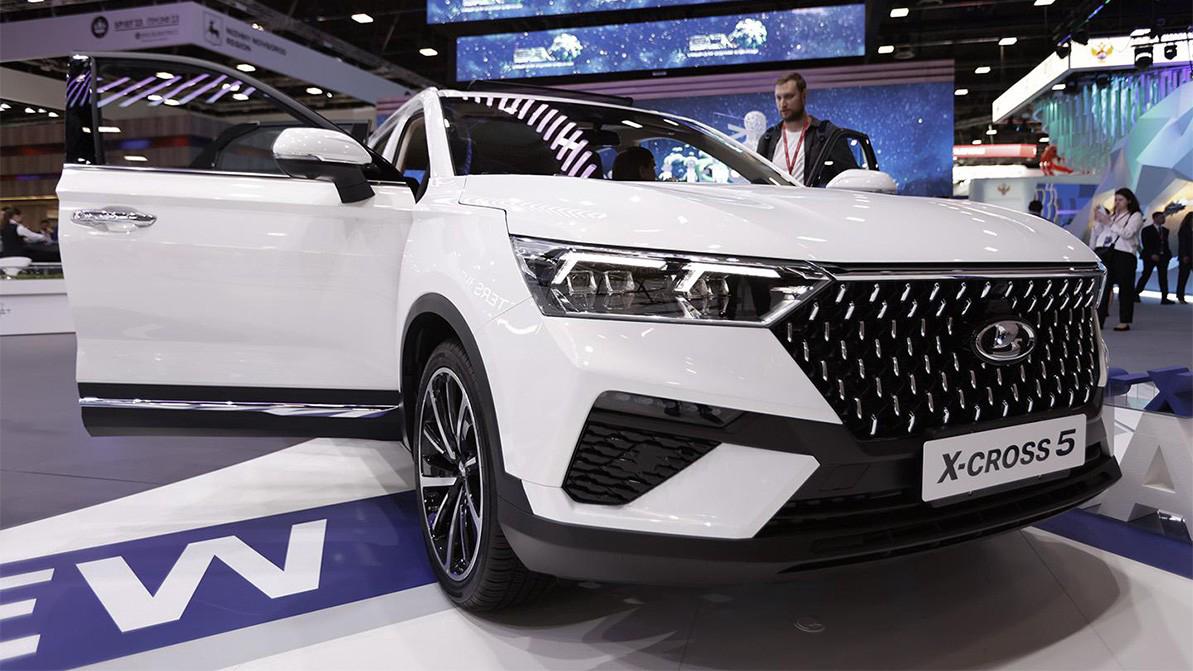 Публично представлена Lada X-cross 5 — кроссовер FAW с российским шильдиком