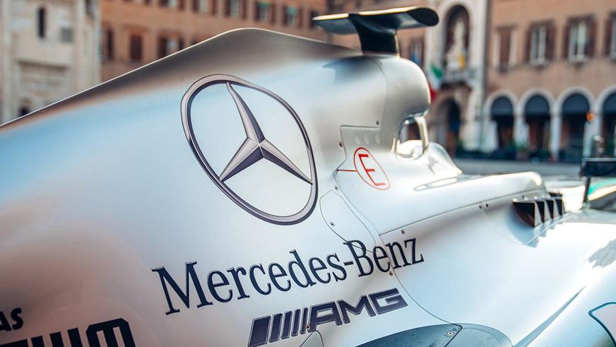 Первый победный болид Mercedes Льюиса Хэмилтона выставят на торги