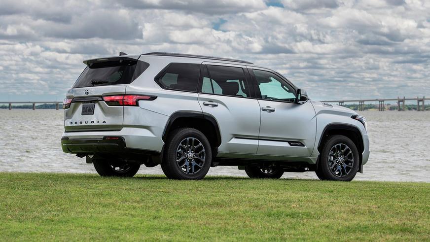Названы цены на новую Toyota Sequoia