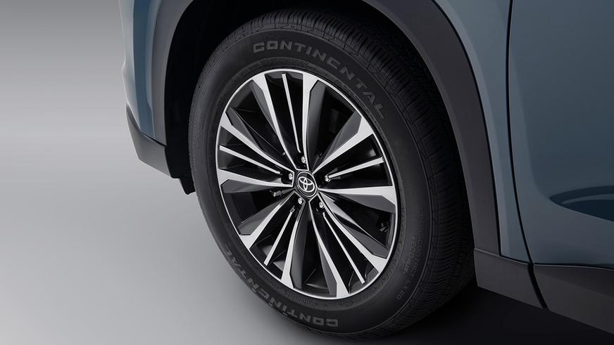 Toyota презентовала большой Highlander с приставкой Grand