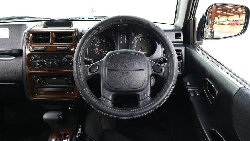 Необычный Pajero замечен в продаже
