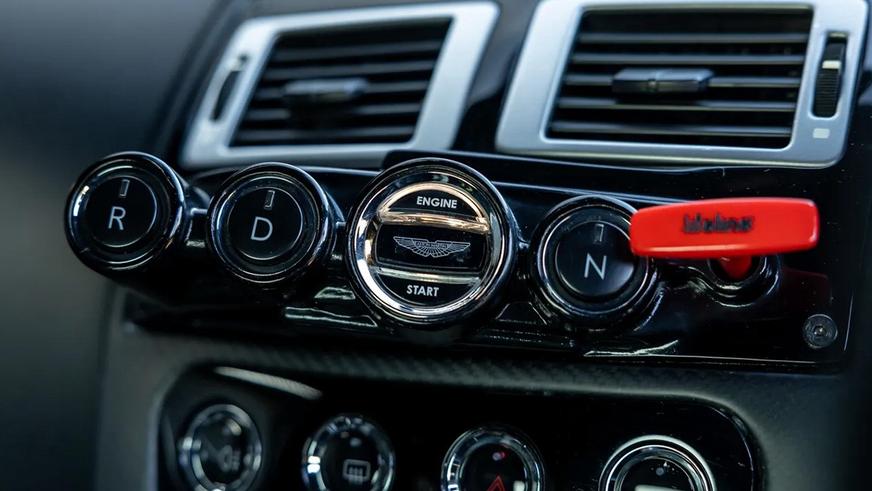 Уникальный Aston Martin в продаже. Микрохетч с большим V8
