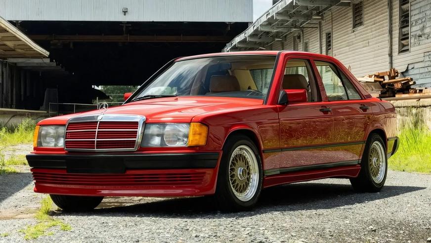 Уникальный Mercedes-Benz 190E пустили с молотка