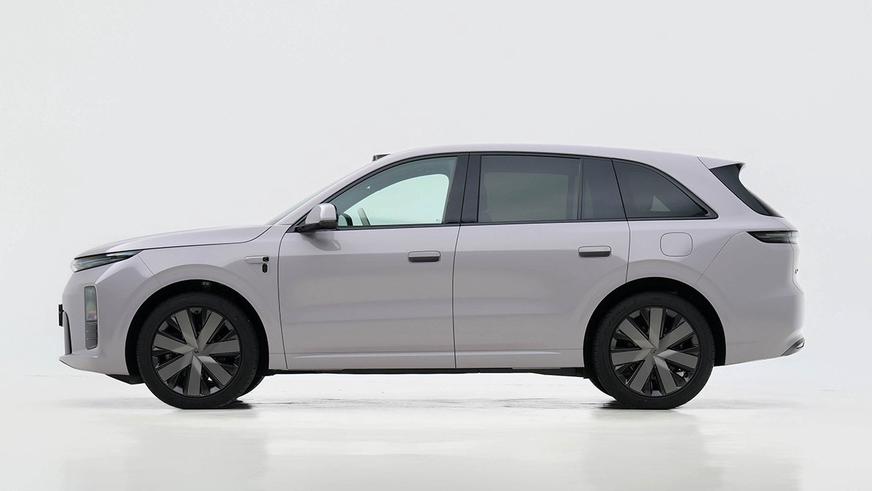 Новый Li Auto L6 оценили в Китае в 17.4 млн тенге