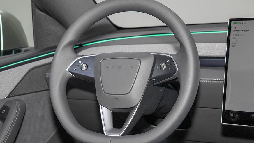 Tesla представила в Китае 6-местный кроссовер Model Y