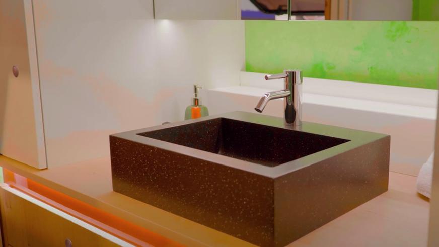 Самый дорогой дом на&nbsp;колёсах 2022&nbsp;года. В&nbsp;его комплект входит Ferrari