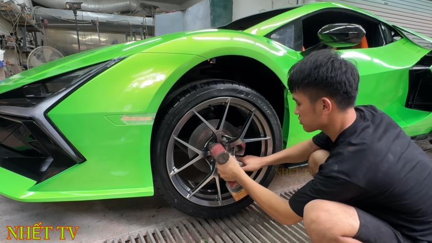 Реплику Lamborghini из старого Nissan создали во Вьетнаме