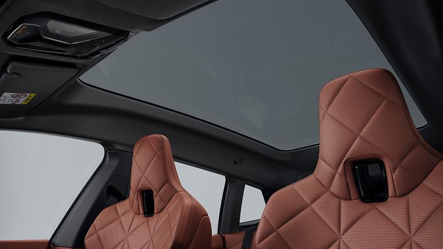 Электрический BMW iX стал дальнобойнее и быстрее