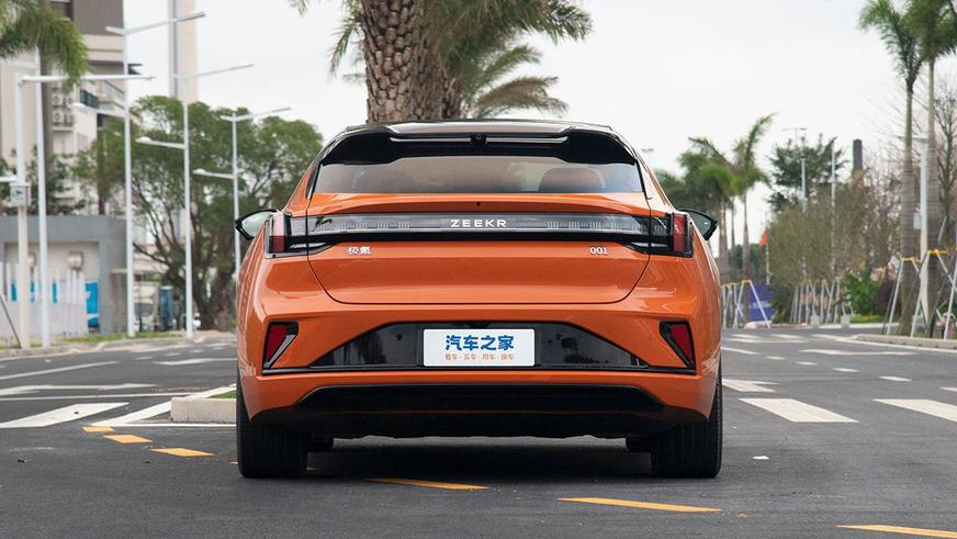 Обновлённый Zeekr 001 вышел на рынок Китая