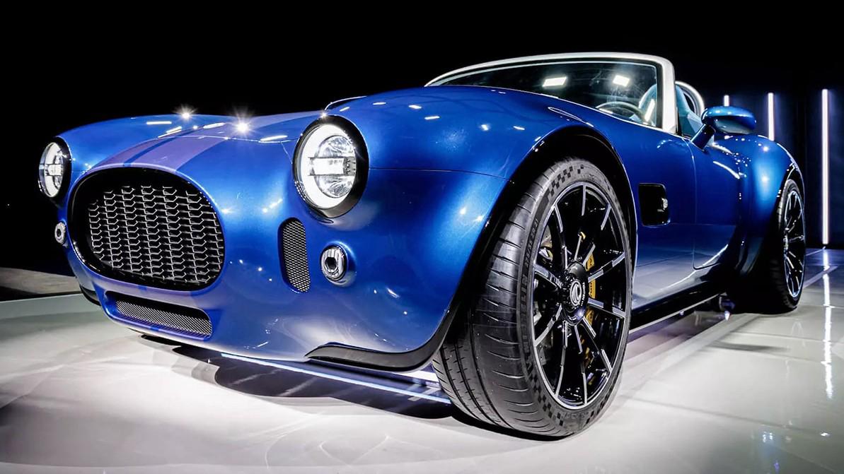 AC&nbsp;Cars жаңарған Cobra родстерін көрсетті