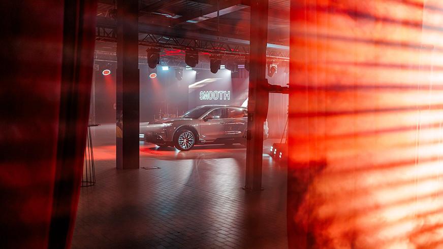 Электрический Porsche Cayenne добрался до Казахстана. Сколько стоит?