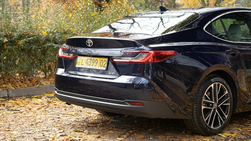 Toyota Camry 80 HEV: официальная и… гибридная?