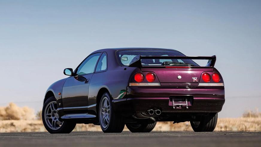Практически новый Nissan Skyline GT-R продадут на аукционе