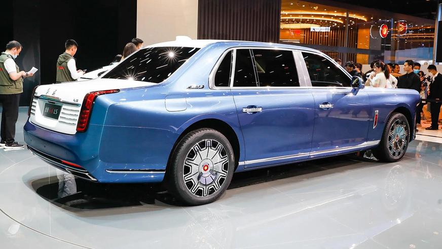 Hongqi L5 сменил поколение, но сохранил круглые фары