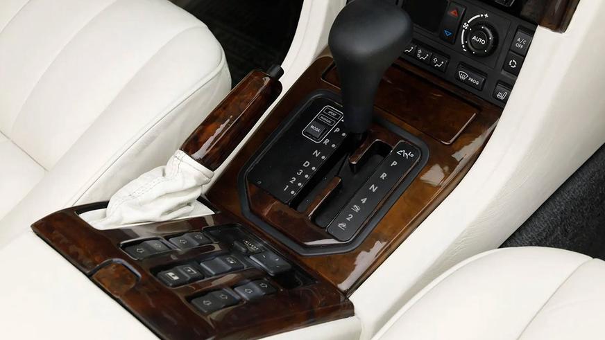 С молотка пустят Range Rover, похожий на Golf Cabriolet