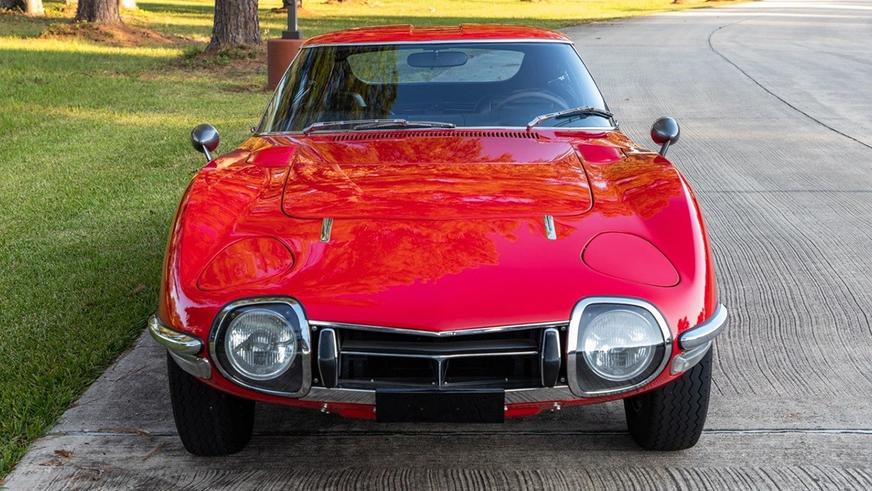 Toyota 2000GT с мизерным пробегом оценили в $1.15 млн