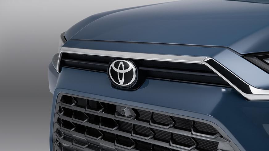 Toyota презентовала большой Highlander с приставкой Grand