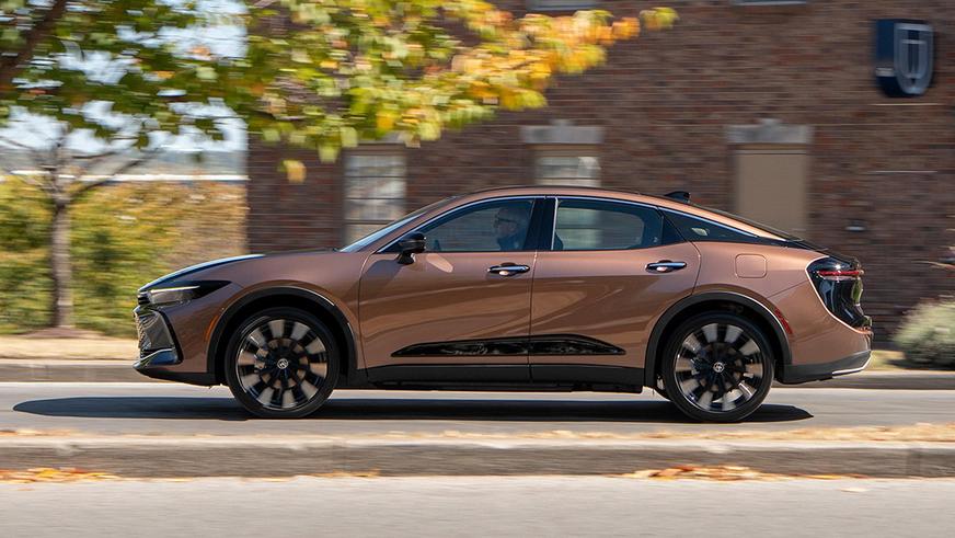 Toyota сделала Crown самостоятельной маркой для Китая