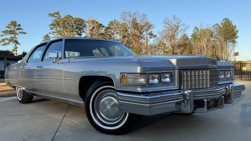 Раритетный Cadillac Fleetwood 1976 года выставлен на торги