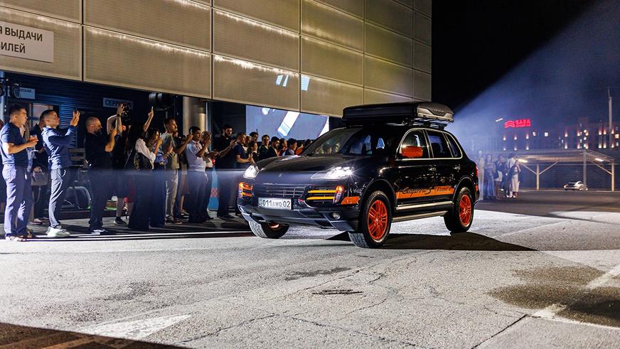 Электрический Porsche Cayenne добрался до Казахстана. Сколько стоит?