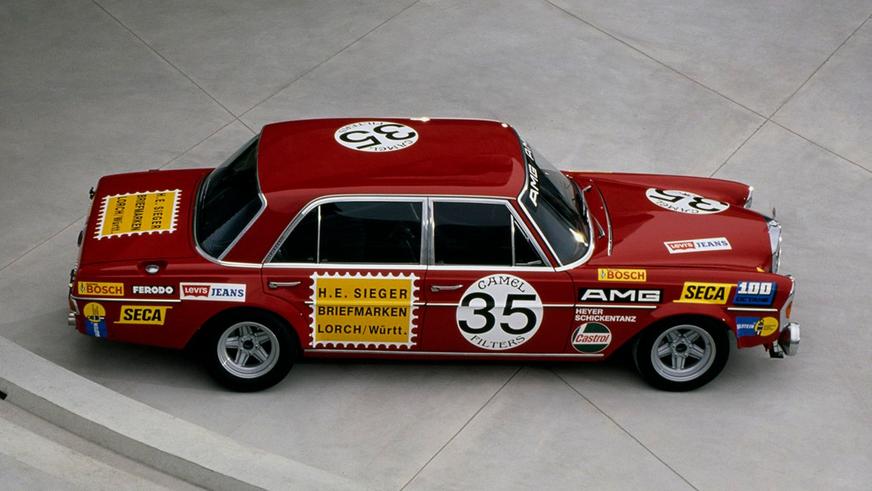 В Mercedes-Benz не забыли «Красную свинью»