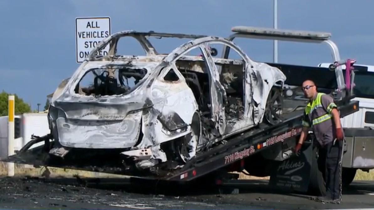 Tesla Model Y загадочно выгорела дотла в Калифорнии