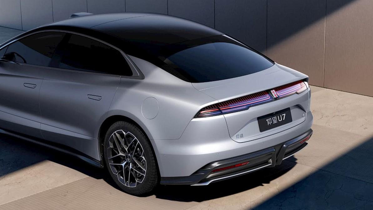 BYD показала электрический суперседан Yangwang U7
