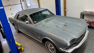 На торги выставили Ford Mustang, простоявший в гараже более 30 лет