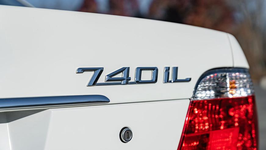 На торги выставили почти новую BMW 740iL (E38) 2000 модельного года