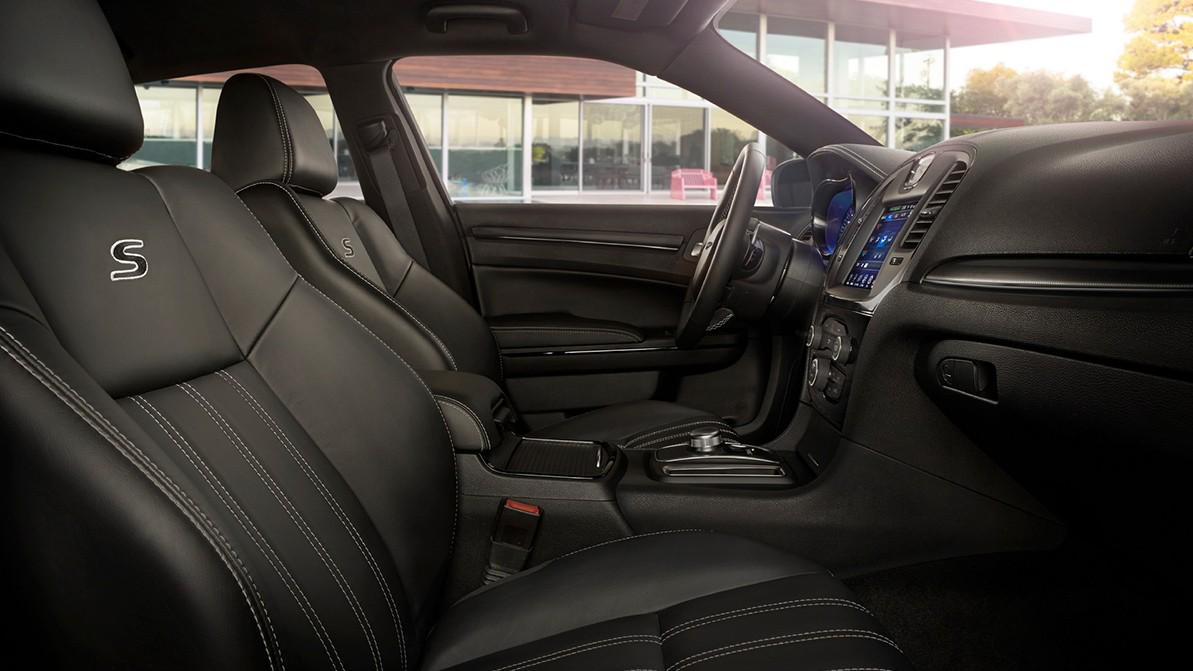 Chrysler 300С обновился напоследок