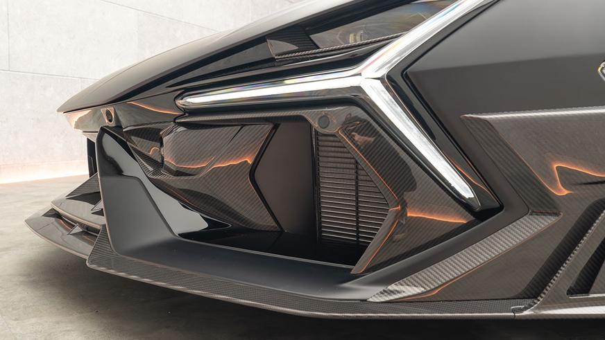Плюс 55 сил и много карбона. В Mansory доработали Lamborghini Revuelto