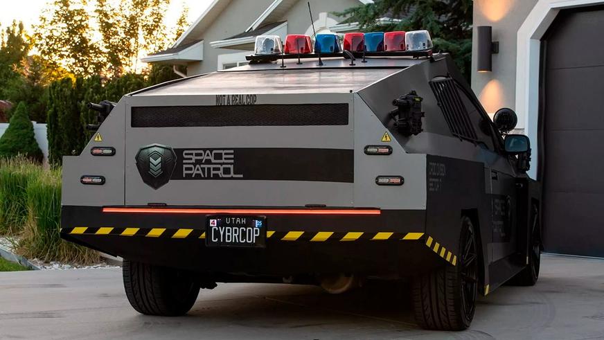 Toyota Prius превратили в копию Cybertruck в США