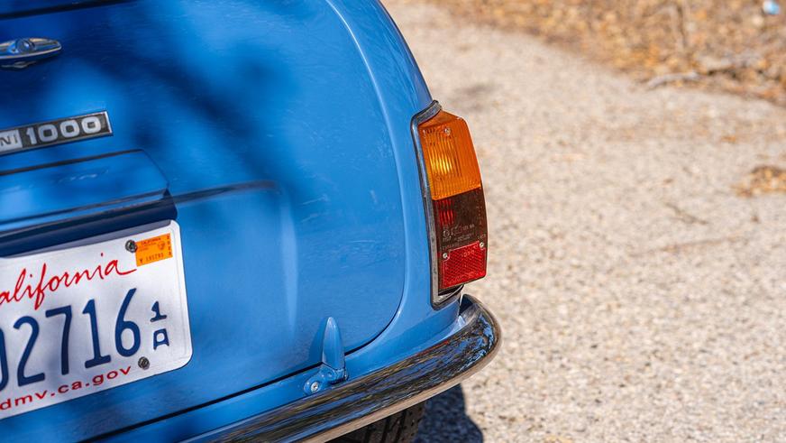 Классический Mini превратили в 300-сильный электромобиль