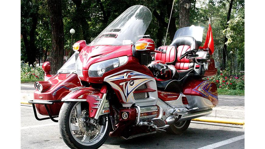 Мото на Kolesa.kz: от старого «Урала» до трайка Honda