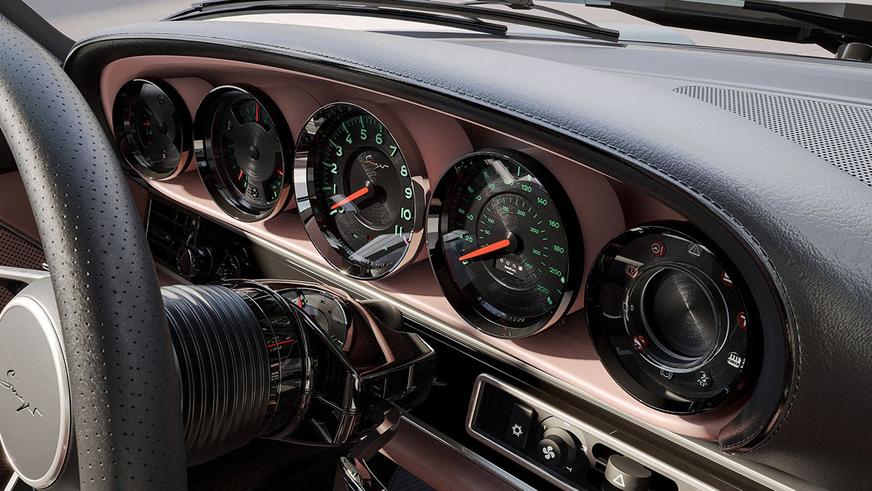 Новый Porsche 911 от Singer получил выдвижные противотуманки