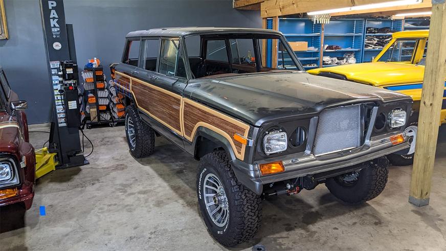 Рестомод Jeep Grang Wagoneer с новым сердцем