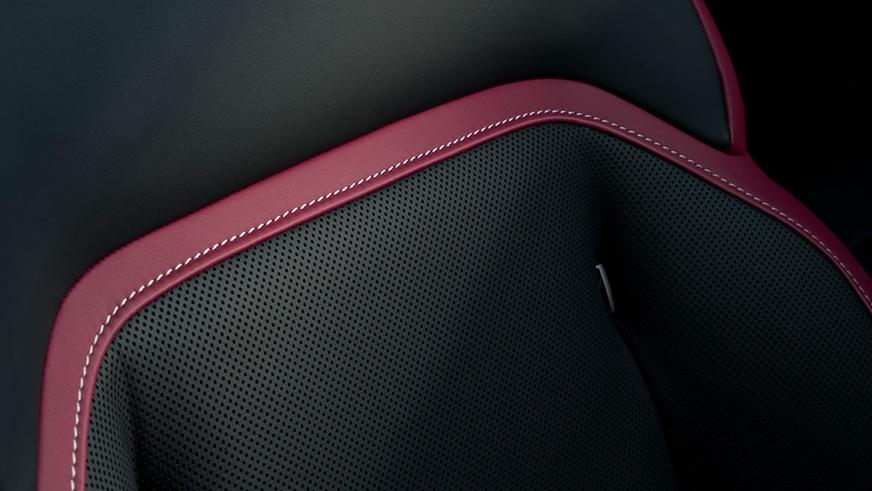 Самым мощным Rolls-Royce стал электрокар